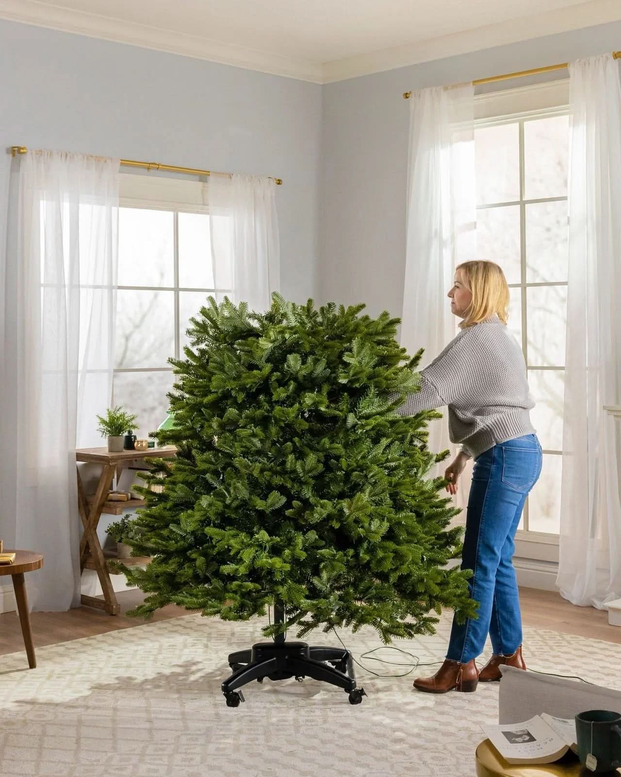 Sapin de Noël Vert Premium avec Lumières LED – Branches Articulées et Base Métallique à Roulettes